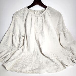 Universal Thread size XS women's off white ( tan ) color blouse .100% cotton